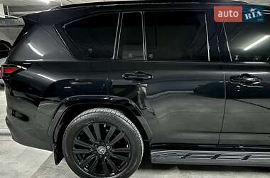 Внедорожник / Кроссовер Lexus LX 2023 в 