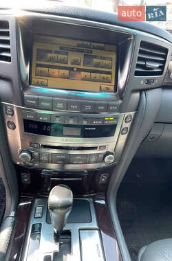Внедорожник / Кроссовер Lexus LX 2010 в 