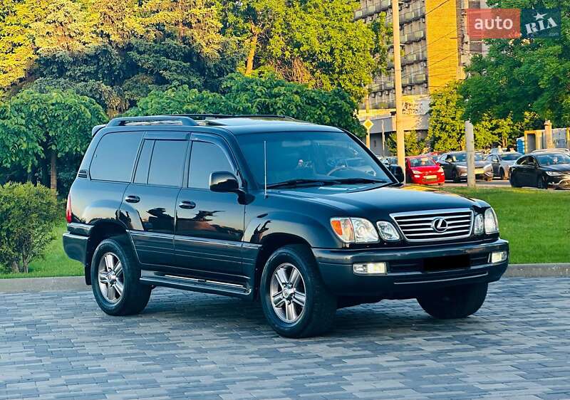 Внедорожник / Кроссовер Lexus LX 2006 в 