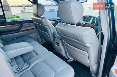 Внедорожник / Кроссовер Lexus LX 2006 в 
