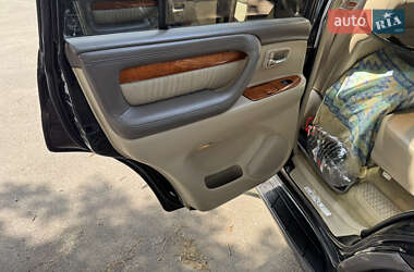 Внедорожник / Кроссовер Lexus LX 2005 в 