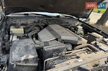 Внедорожник / Кроссовер Lexus LX 2005 в 
