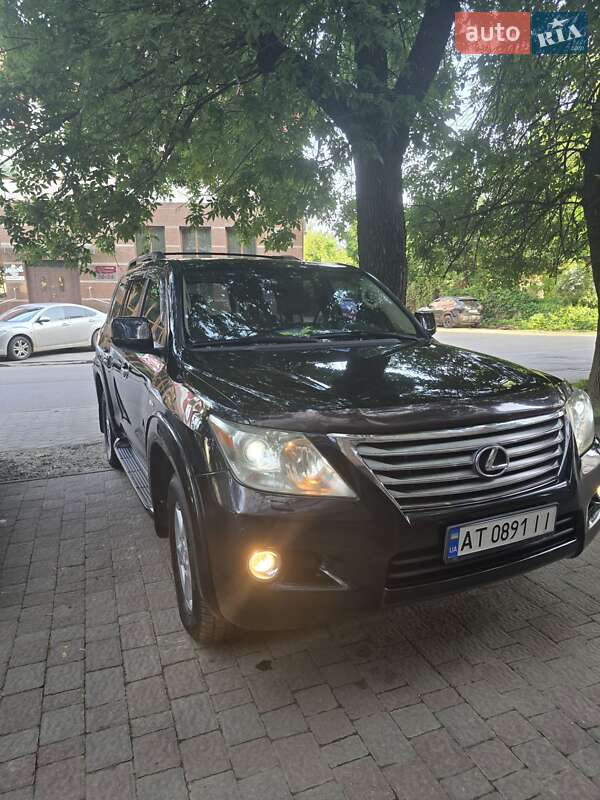 Внедорожник / Кроссовер Lexus LX 2008 в 