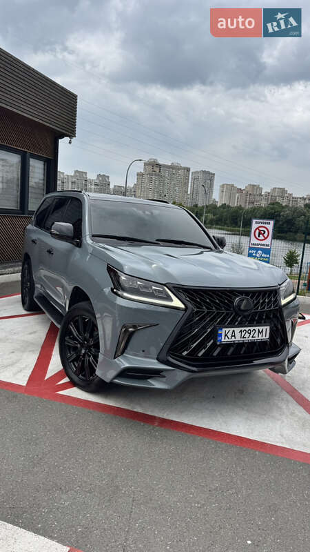 Внедорожник / Кроссовер Lexus LX 2017 в 