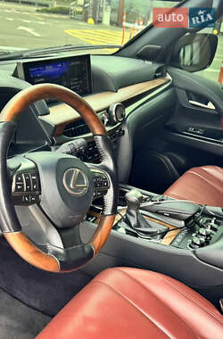 Внедорожник / Кроссовер Lexus LX 2017 в 