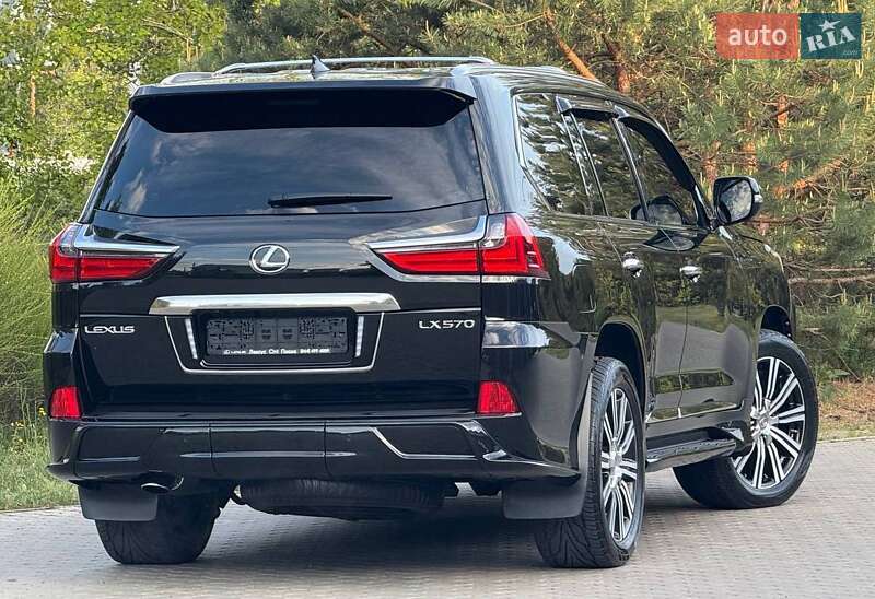 Позашляховик / Кросовер Lexus LX 2016 в Рівному