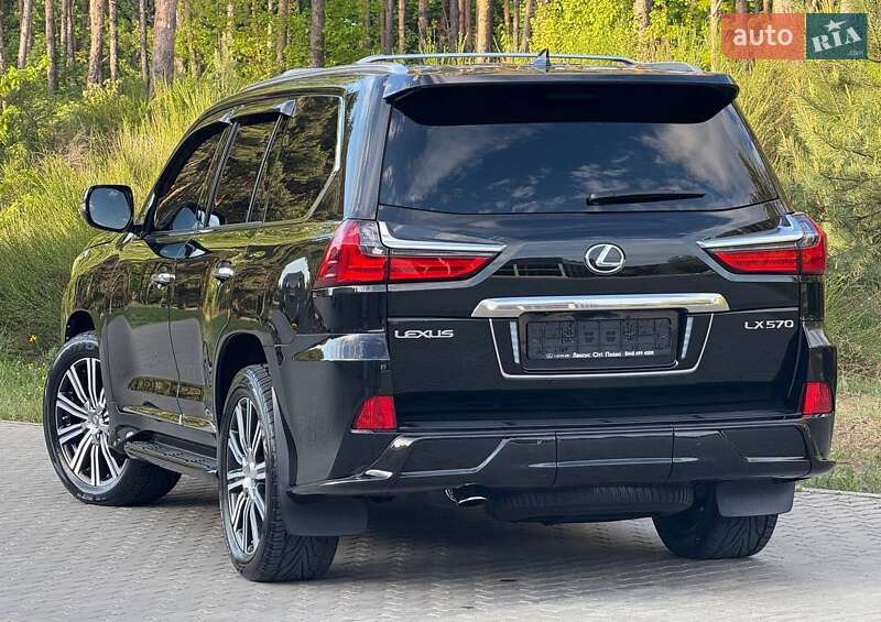 Позашляховик / Кросовер Lexus LX 2016 в Рівному