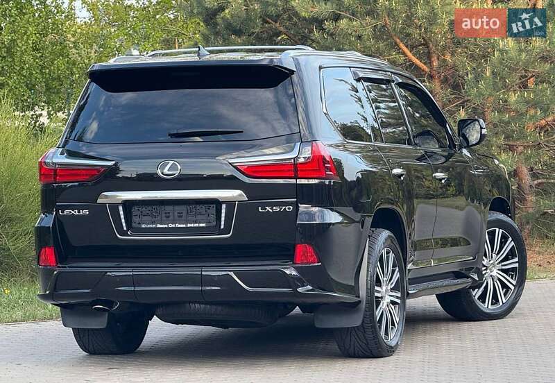 Позашляховик / Кросовер Lexus LX 2016 в Рівному