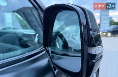 Внедорожник / Кроссовер Lexus LX 2023 в 