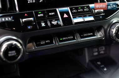 Позашляховик / Кросовер Lexus LX 2024 в 