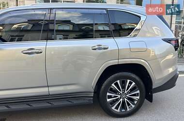 Внедорожник / Кроссовер Lexus LX 2022 в 