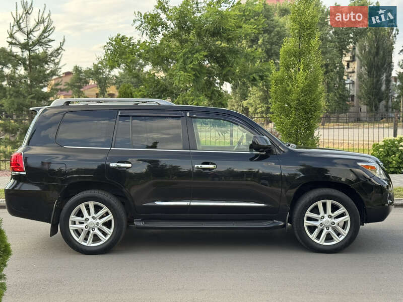 Внедорожник / Кроссовер Lexus LX 2011 в Киеве
