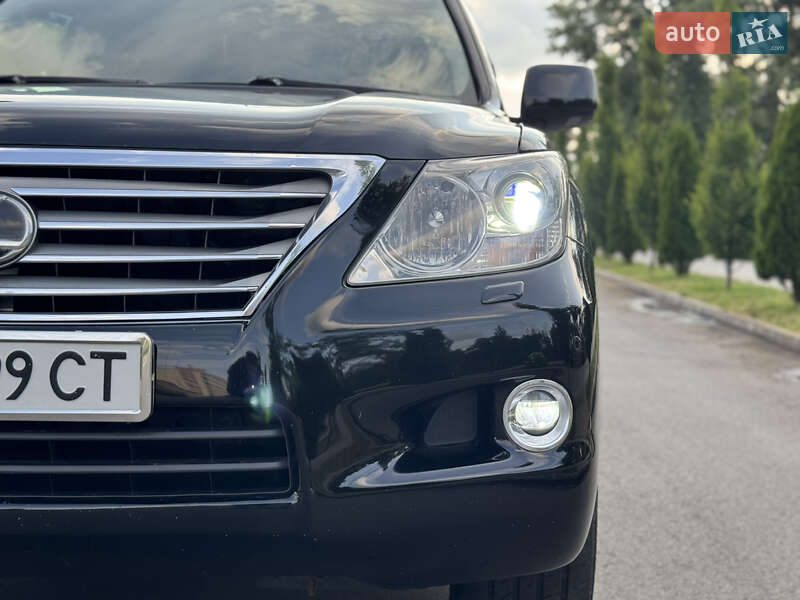 Внедорожник / Кроссовер Lexus LX 2011 в Киеве