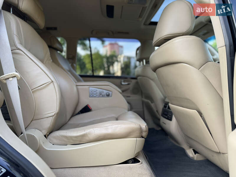Внедорожник / Кроссовер Lexus LX 2011 в Киеве
