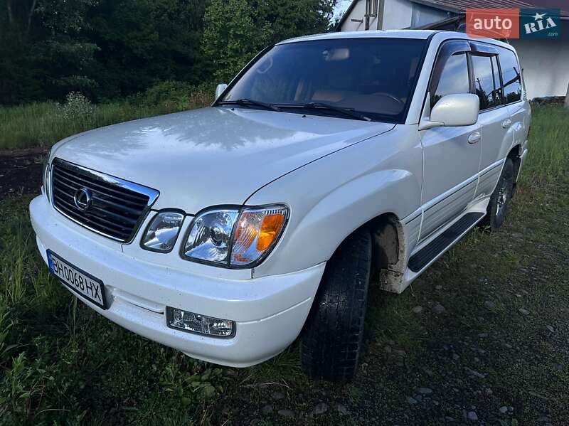 Внедорожник / Кроссовер Lexus LX 2001 в 