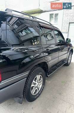 Внедорожник / Кроссовер Lexus LX 2006 в 