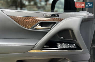 Позашляховик / Кросовер Lexus LX 2023 в 