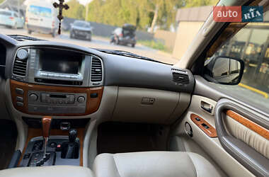 Внедорожник / Кроссовер Lexus LX 2006 в 