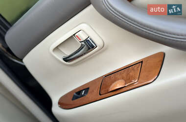 Внедорожник / Кроссовер Lexus LX 2006 в 