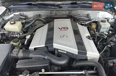 Внедорожник / Кроссовер Lexus LX 2004 в 