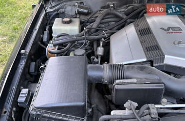 Внедорожник / Кроссовер Lexus LX 2006 в 
