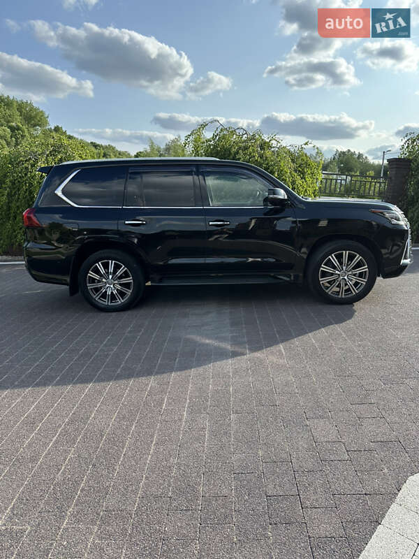Внедорожник / Кроссовер Lexus LX 2017 в 