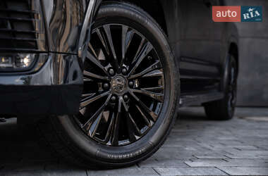 Позашляховик / Кросовер Lexus LX 2022 в 