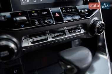Позашляховик / Кросовер Lexus LX 2022 в 