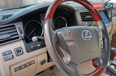 Внедорожник / Кроссовер Lexus LX 2008 в 