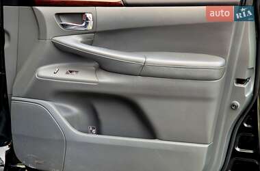Позашляховик / Кросовер Lexus LX 2010 в 