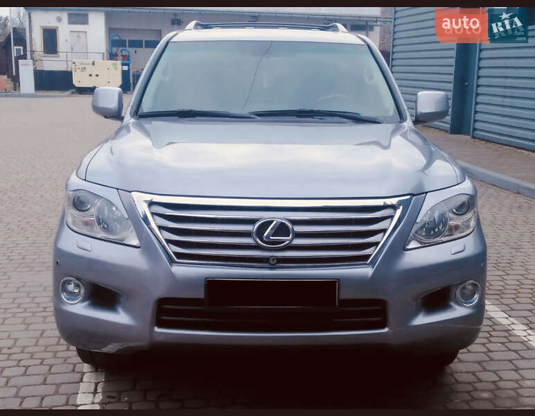 Внедорожник / Кроссовер Lexus LX 2008 в 