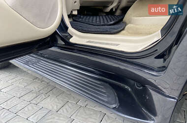 Внедорожник / Кроссовер Lexus LX 2004 в 