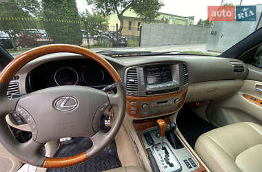 Внедорожник / Кроссовер Lexus LX 2004 в 