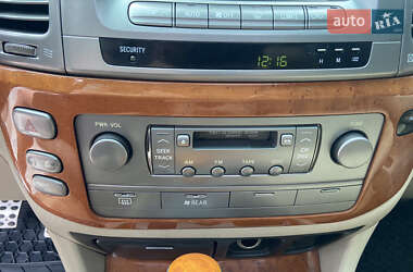 Внедорожник / Кроссовер Lexus LX 2004 в 