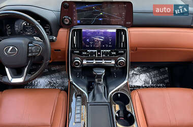Внедорожник / Кроссовер Lexus LX 2022 в 