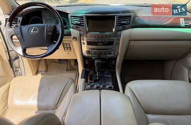 Внедорожник / Кроссовер Lexus LX 2010 в 