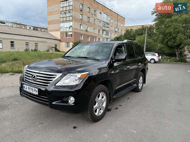 Внедорожник / Кроссовер Lexus LX 2008 в 