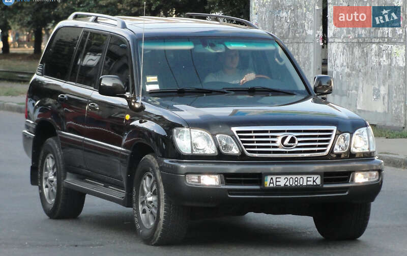 Внедорожник / Кроссовер Lexus LX 2005 в 