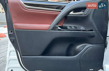 Внедорожник / Кроссовер Lexus LX 2019 в 