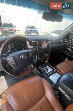 Внедорожник / Кроссовер Lexus LX 2013 в 