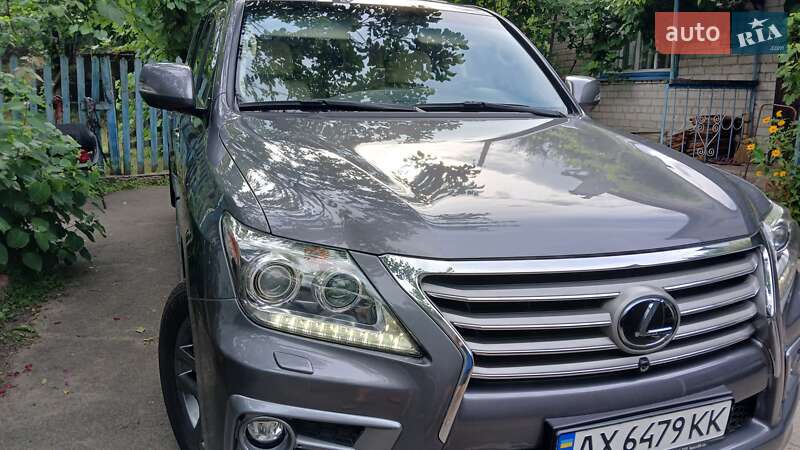 Внедорожник / Кроссовер Lexus LX 2013 в 