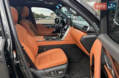 Внедорожник / Кроссовер Lexus LX 2023 в 