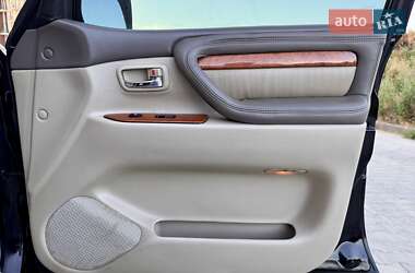 Внедорожник / Кроссовер Lexus LX 2003 в 