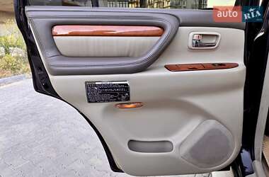 Внедорожник / Кроссовер Lexus LX 2003 в 