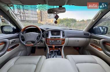 Внедорожник / Кроссовер Lexus LX 2003 в 