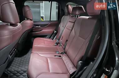Позашляховик / Кросовер Lexus LX 2022 в 