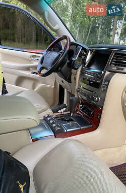 Позашляховик / Кросовер Lexus LX 2008 в 