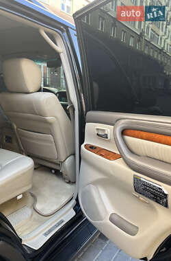 Внедорожник / Кроссовер Lexus LX 2005 в 