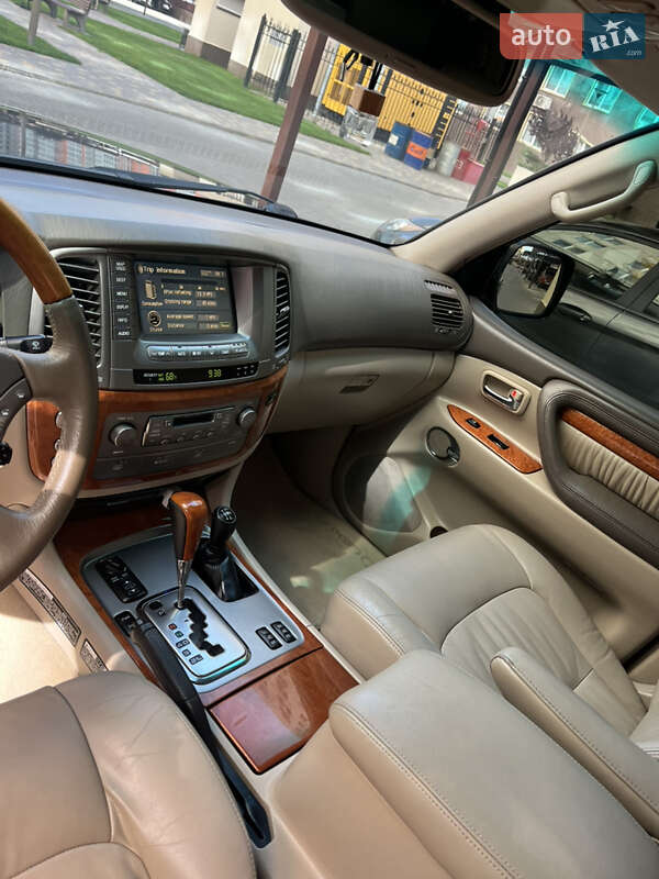 Внедорожник / Кроссовер Lexus LX 2005 в Одессе