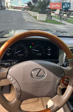 Внедорожник / Кроссовер Lexus LX 2005 в 